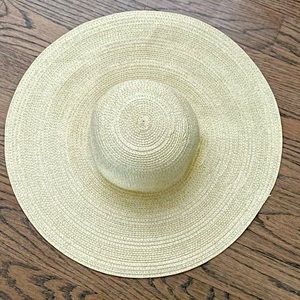 Floppy wide brim beach hat